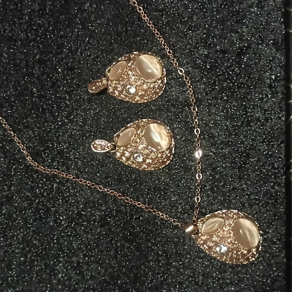 Gold plated necklace and earrings